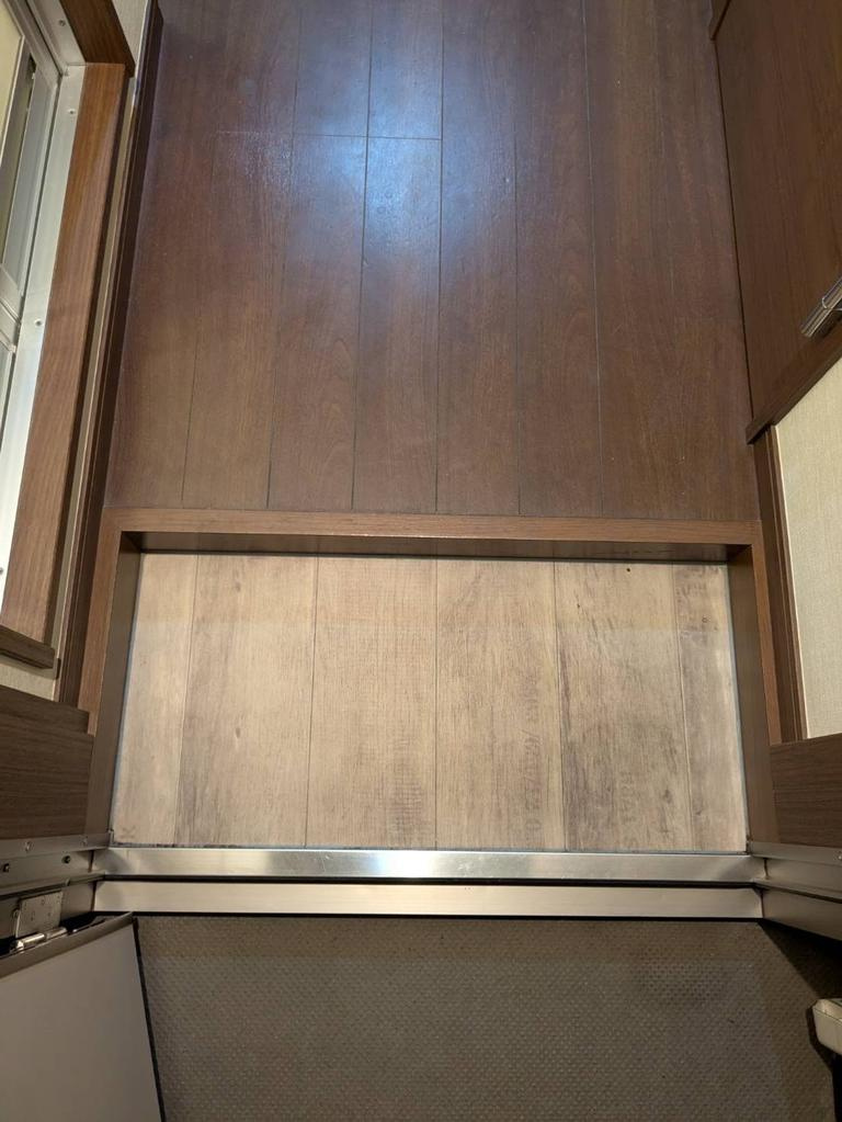 ＣＲＥＡ中野坂上の玄関