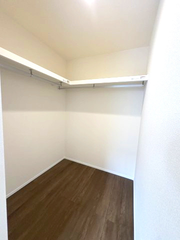 【収納】 | 春日市一の谷4丁目　1号棟（全3棟）【仲介手数料無料・0円】 | 現地写真。ウォークインクローゼットです。