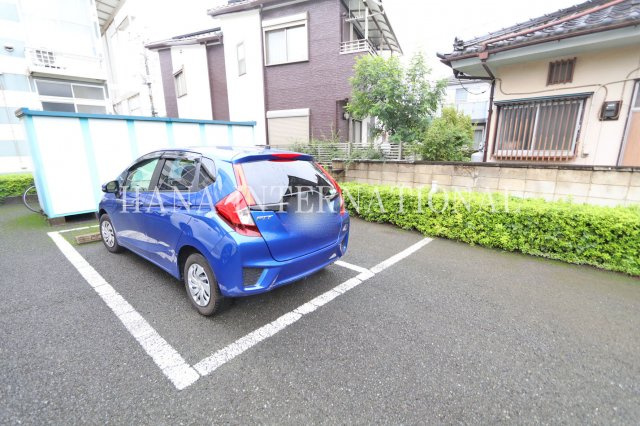 メルベーユの駐車場