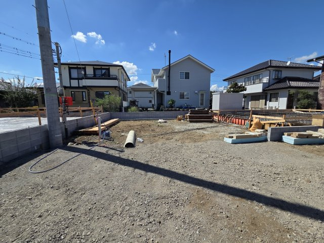 新築　桐生市相生町第19　3号棟　CRADLE GARDENの駐車場|現地写真　駐車は建物南側に並列3台可能です！