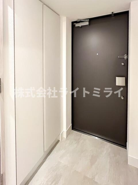 ドゥーエ王子神谷の玄関|冷蔵庫置場