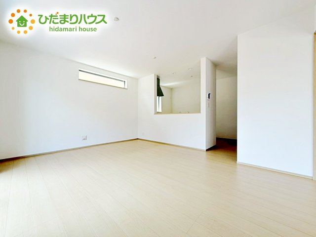 【居間・リビング】 | ひたちなか市津田2020番　新築戸建　B号棟 | 開放感あるLDKを確保！家族が集まるリビングはゆったり過ごしリフレッシュする場として居心地の良い空間にしたいですね。