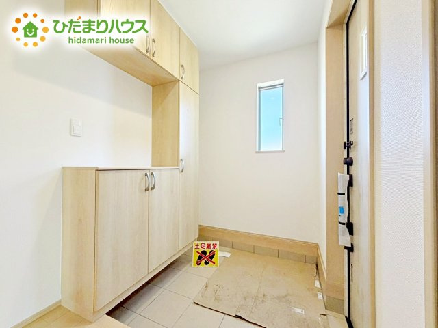 【玄関】 | ひたちなか市津田2020番　新築戸建　B号棟 | スニーカーマニアも納得の天井まであるシューズボックス!(^^)!