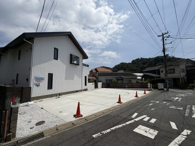 カースペース台　新規フルリノベーション　LDK37帖の前面道路含む現地写真|前面道路