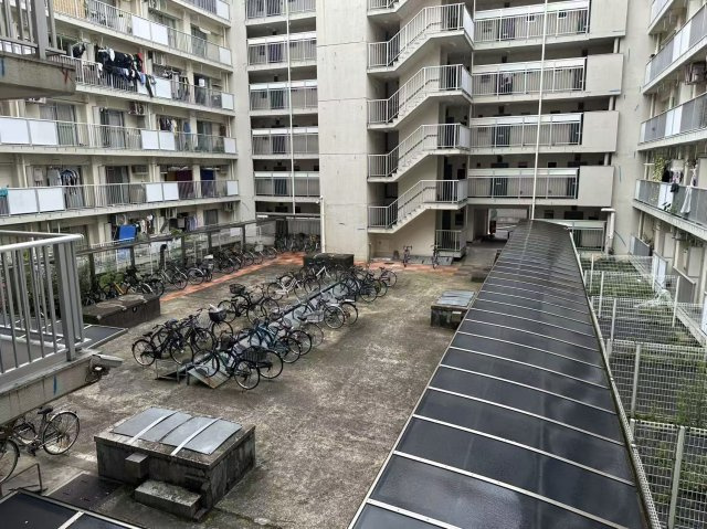 行徳マンションの駐車場