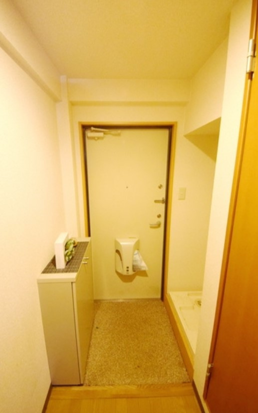 日進パレスの玄関