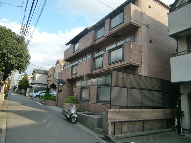 ロイヤルスパークル六甲Ⅱの外観