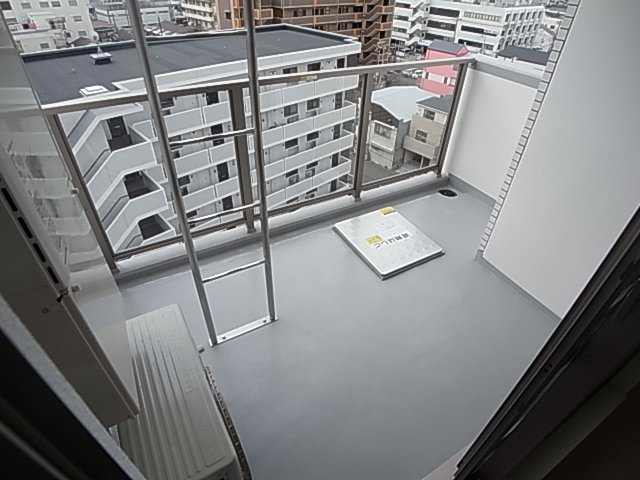 神戸市長田区西尻池町２丁目の賃貸マンションのバルコニー