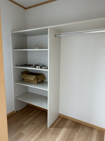蘇我三丁目中古戸建の収納|洋室A WIC1.8帖