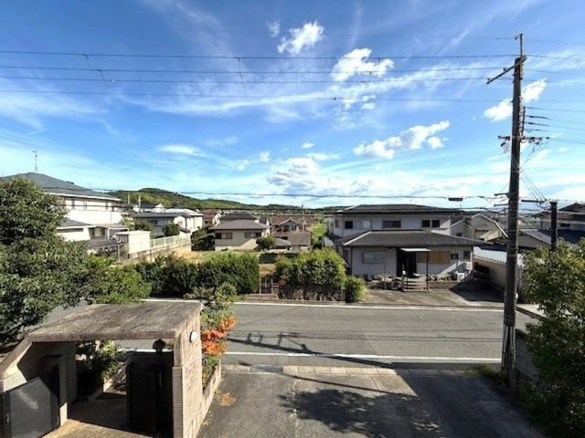 奈良市古市町　中古戸建の展望|3階高台からの眺望。広がりのある空。