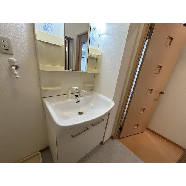 グレースセレノ小山の独立洗面台