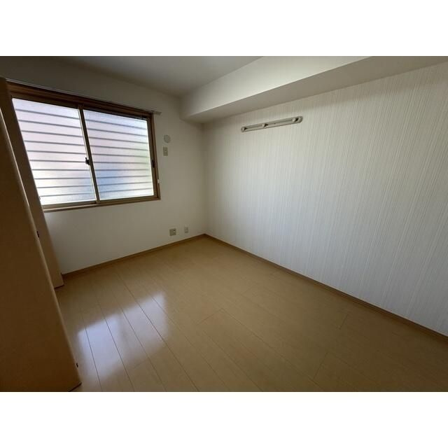 草加市小山２丁目のアパートの居間・リビング