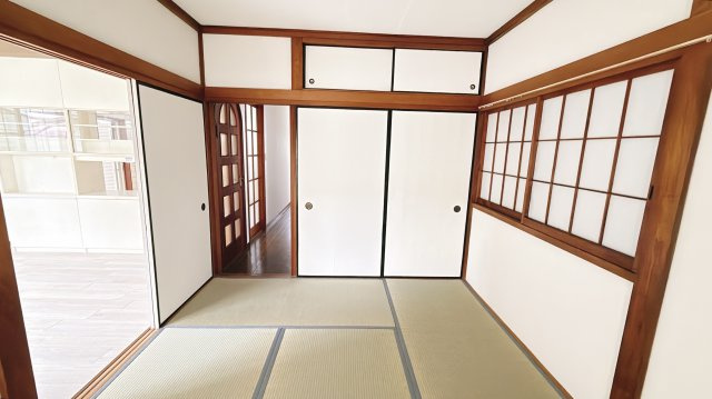 アレンジ自在なお庭がある一戸建て～千葉県野田市山崎～の和室|隣接するお部屋の引き戸を開けると、一体感のある空間になります。