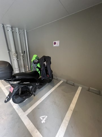 クレイシア森下の駐車場