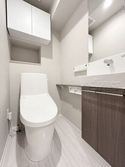 【トイレ】 | レーベンハイム大塚弐番館 | トイレはもともと個人の領域である自宅の中でも、最もプライベートな空間です。だからこそ、ほしい「落ち着き」がここにあります。～即日のご見学可能～　お問合せはお気軽にどうぞ。