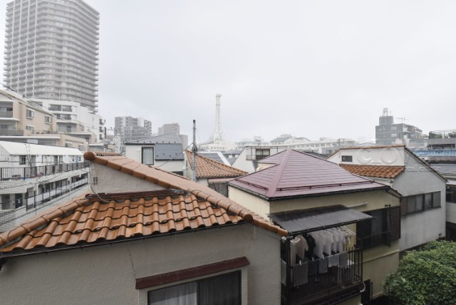 【展望】 | レーベンハイム大塚弐番館 | 眼前に広がる空の雄大さと、このお部屋の自慢の一つである「眺望」をご覧ください。毎日、この景色を独り占めできる新生活に夢が広がります。～即日のご見学可能～　お問合せはお気軽にどうぞ。