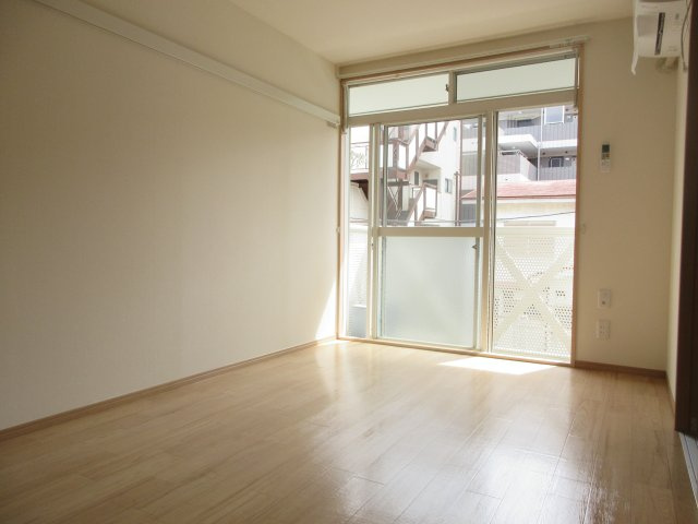 エクセレントヴィラの玄関|※同タイプ別部屋の参考写真になります