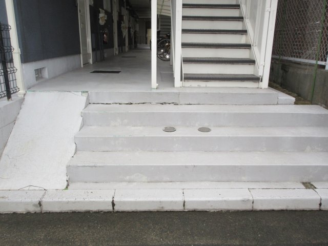 エクセレントヴィラのエントランス|※同タイプ別部屋の参考写真になります