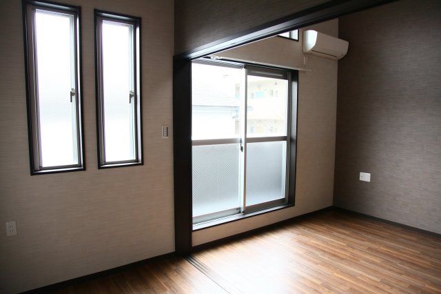 福岡市南区大楠１丁目のアパートの居間・リビング|写真は類似です。