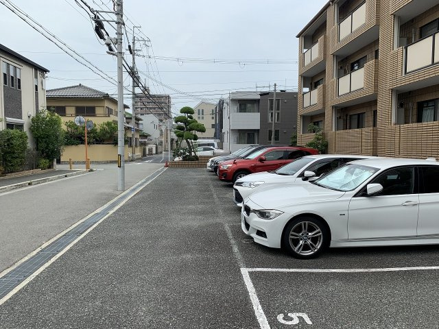 エデラ・カーサの駐車場