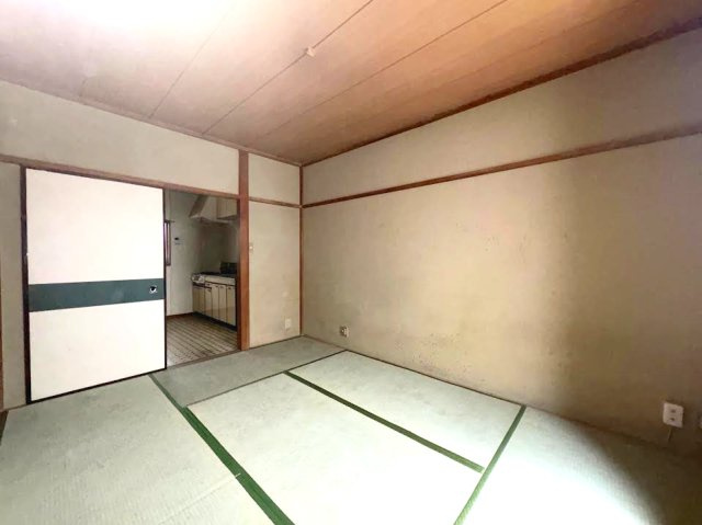 ハイコーポ本八幡の居間・リビング