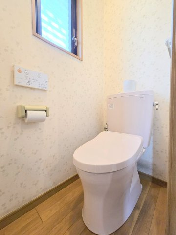 青梅市師岡町2丁目　中古戸建のトイレ|リフォーム前写真