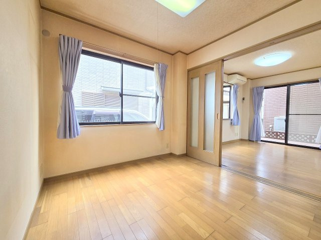 青梅市師岡町2丁目　中古戸建の洋室|リフォーム前写真
