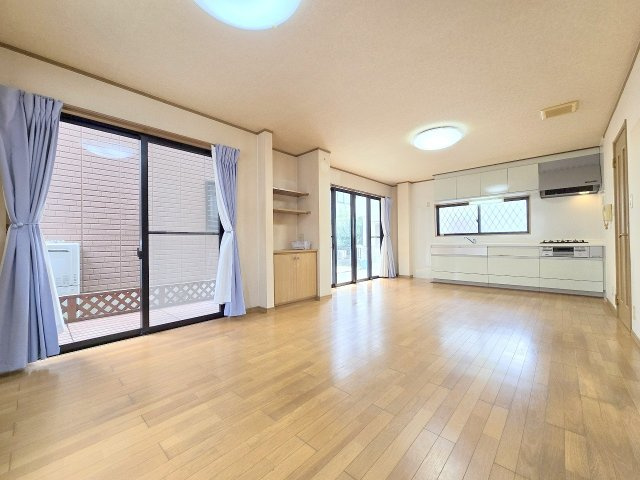 青梅市師岡町2丁目　中古戸建の居間・リビング|リフォーム前写真