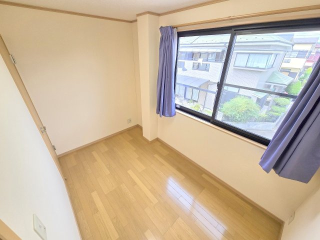 青梅市師岡町2丁目　中古戸建の洋室