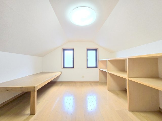 青梅市師岡町2丁目　中古戸建のその他|リフォーム前写真（屋根裏収納）