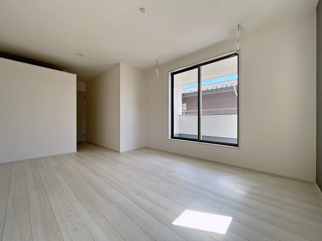 新築戸建・新築建売　福島市方木田上原第2　吉井田小・第一中の洋室|たっぷりと日差しが入り広々としておりご夫婦の主寝室としておすすめです！