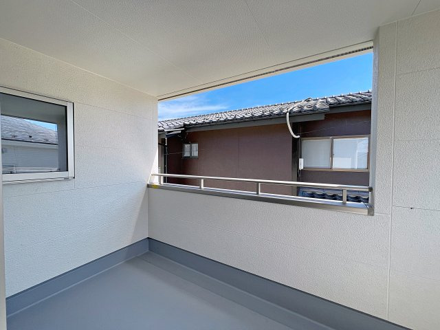 新築戸建・新築建売　福島市方木田上原第2　吉井田小・第一中のバルコニー|天候の急な変化にも柔軟に対応できる快適なインナーバルコニー！