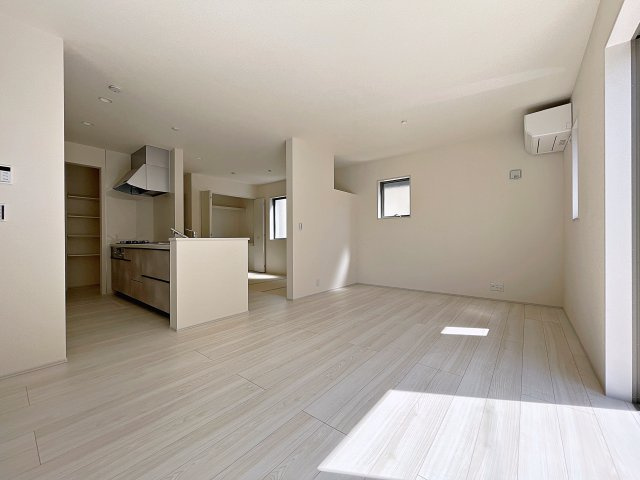 新築戸建・新築建売　福島市方木田上原第2　吉井田小・第一中の居間・リビング