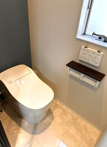 デザイナーズ平和が丘戸建のトイレ