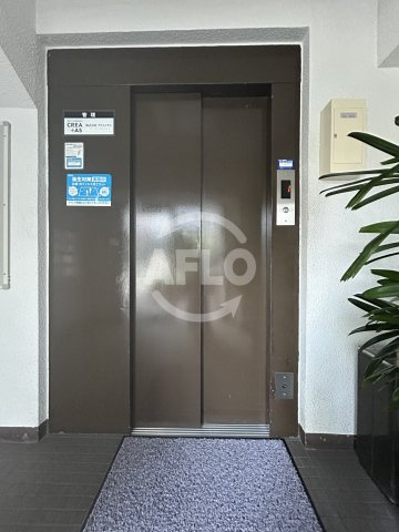 コーポ白鷺のエントランス|コーポ白鷺　エレベーター