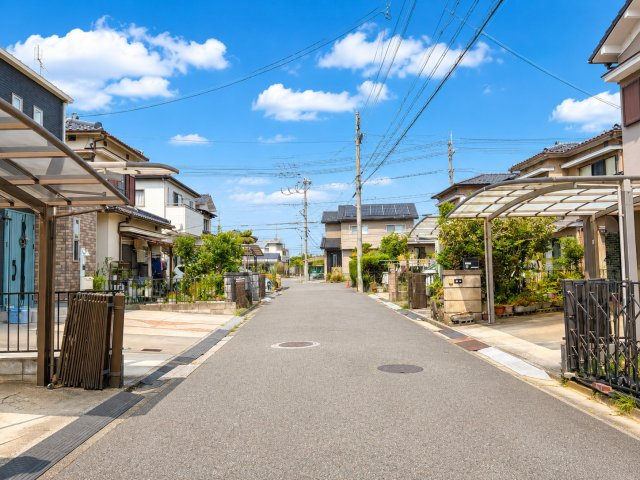 近江八幡市篠原町2丁目の前面道路含む現地写真