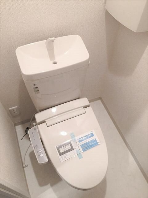 墨田区吾妻橋１丁目の賃貸マンションのトイレ
