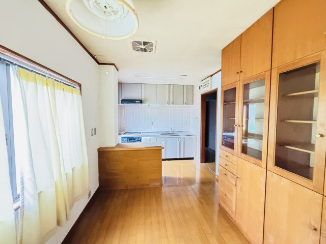 前橋市日吉町　中古住宅の居間・リビング|前橋市日吉町　中古住宅