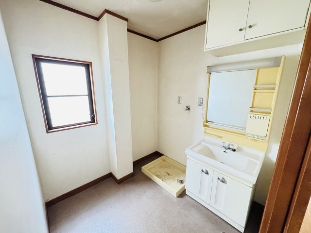 前橋市日吉町　中古住宅の独立洗面台|前橋市日吉町　中古住宅