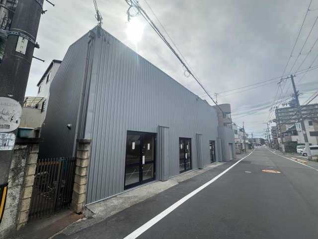 岸和田市加守町店舗・事務所の外観