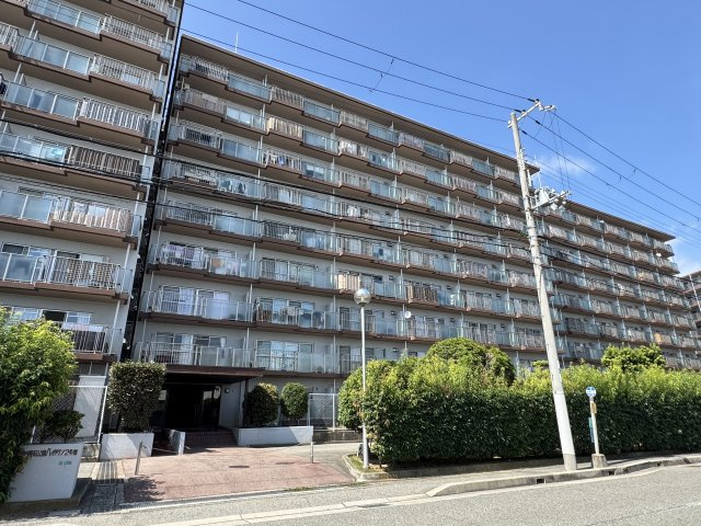 藤和明石公園ハイタウン弐号棟の外観