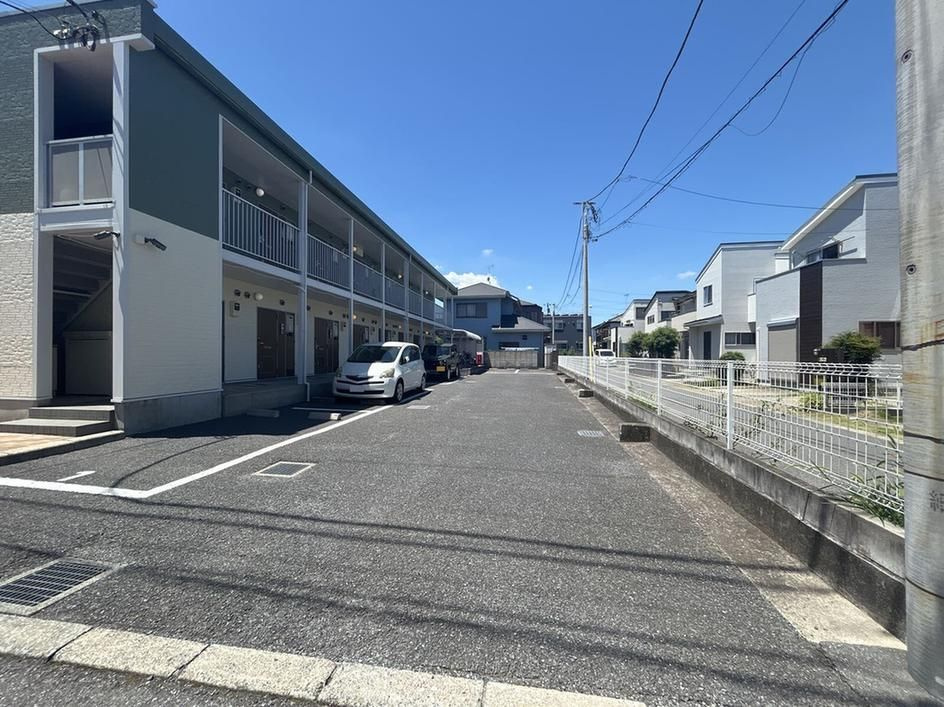 レオパレスクレールニトナの駐車場