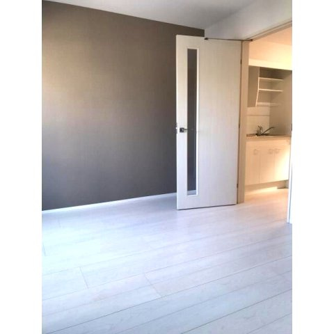 サンレイ市ヶ谷の居間・リビング