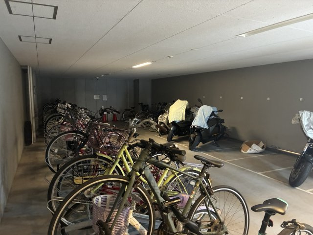 プレミスト大江本町の駐輪場