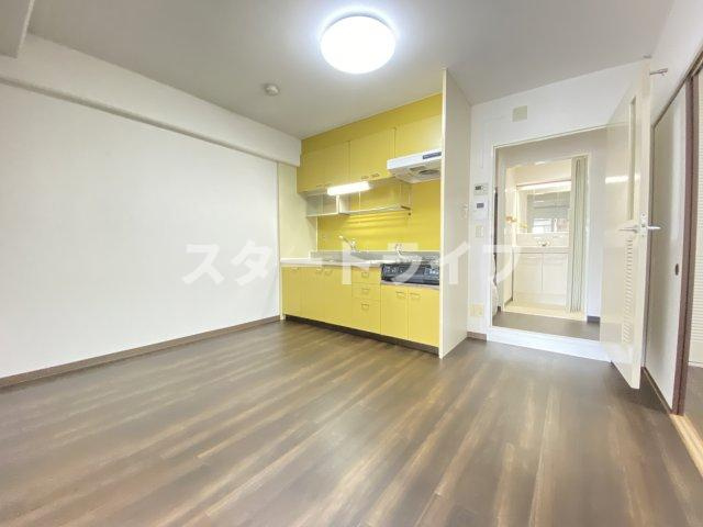 大阪市淀川区三国本町３丁目の賃貸マンションの居間・リビング