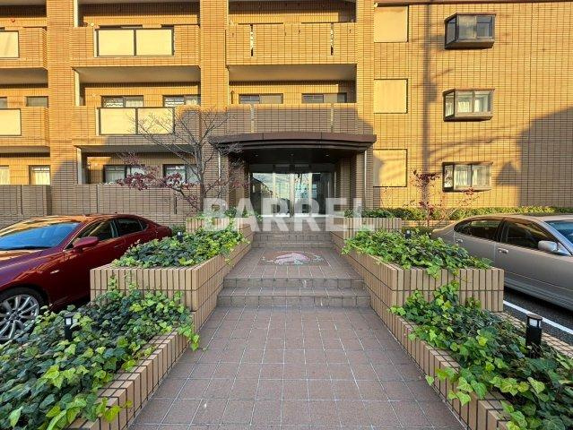 豊中市玉井町２丁目の賃貸マンションのエントランス