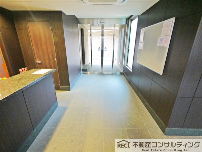 ザ・岡本プレミアムの外観