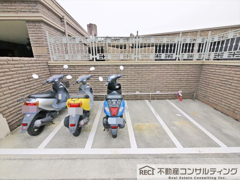 ザ・岡本プレミアムの駐輪場
