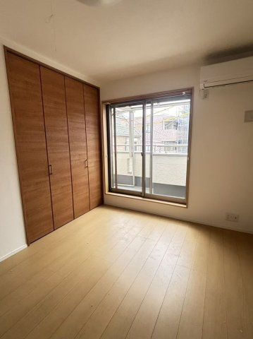 鷺宮3丁目戸建ての洋室|ゆったりした洋室です