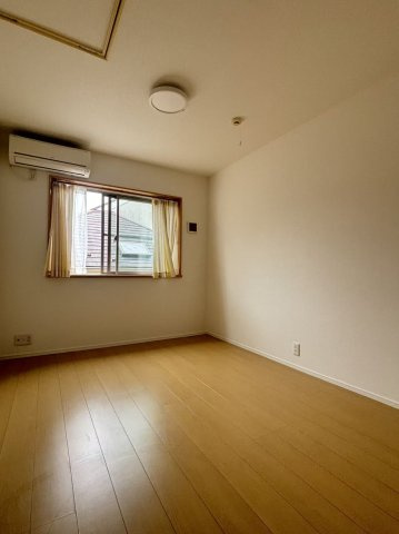 鷺宮3丁目戸建ての洋室|使い勝手のいい洋室です